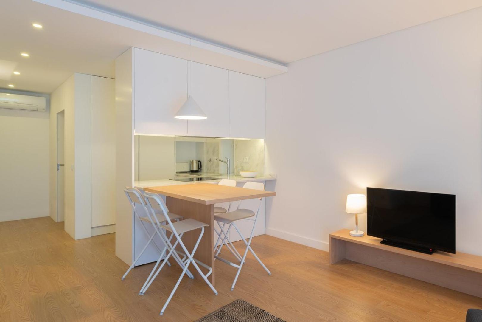 Guestready - Modern 2-Bedroom Apt In Cedofeita Porto Kültér fotó