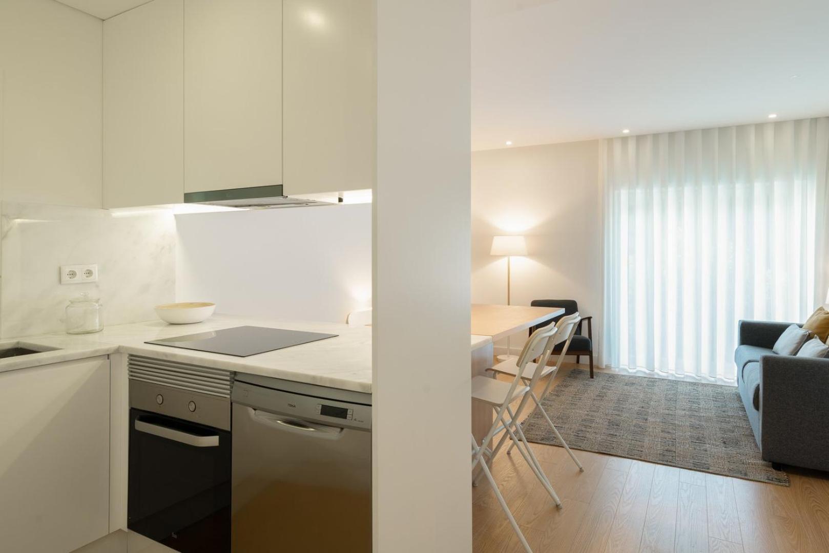 Guestready - Modern 2-Bedroom Apt In Cedofeita Porto Kültér fotó