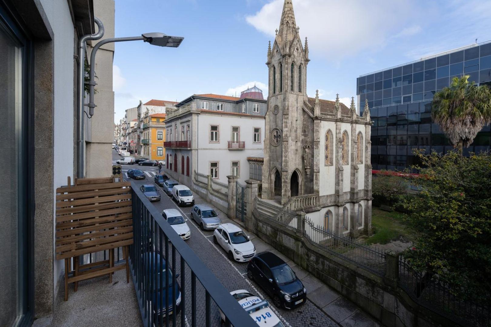 Guestready - Modern 2-Bedroom Apt In Cedofeita Porto Kültér fotó